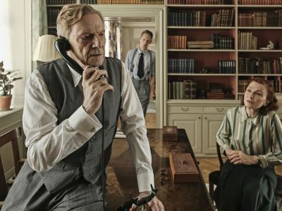 Stillbillede af Jesper Christensen og Bodil Jørgensen fra filmen "De forbandede år"